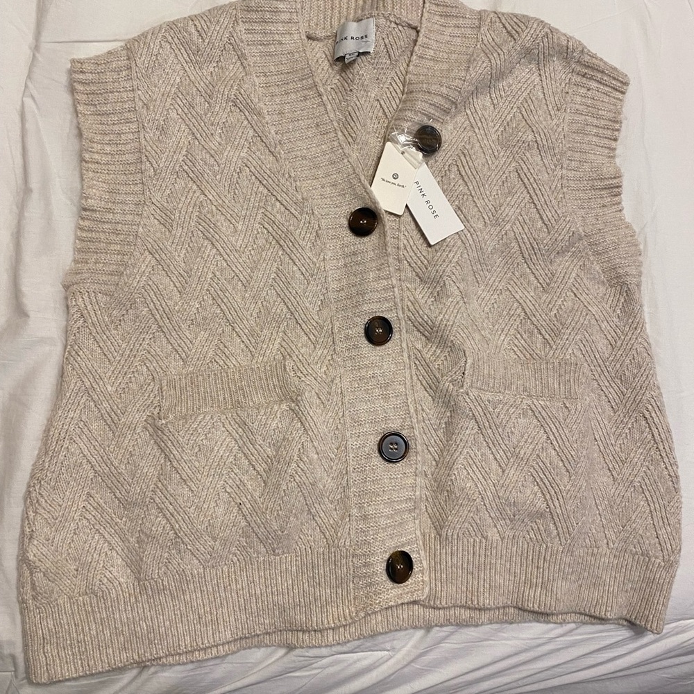 NWT Pink Rose Cardigan Vest in color heather oatmeal XL